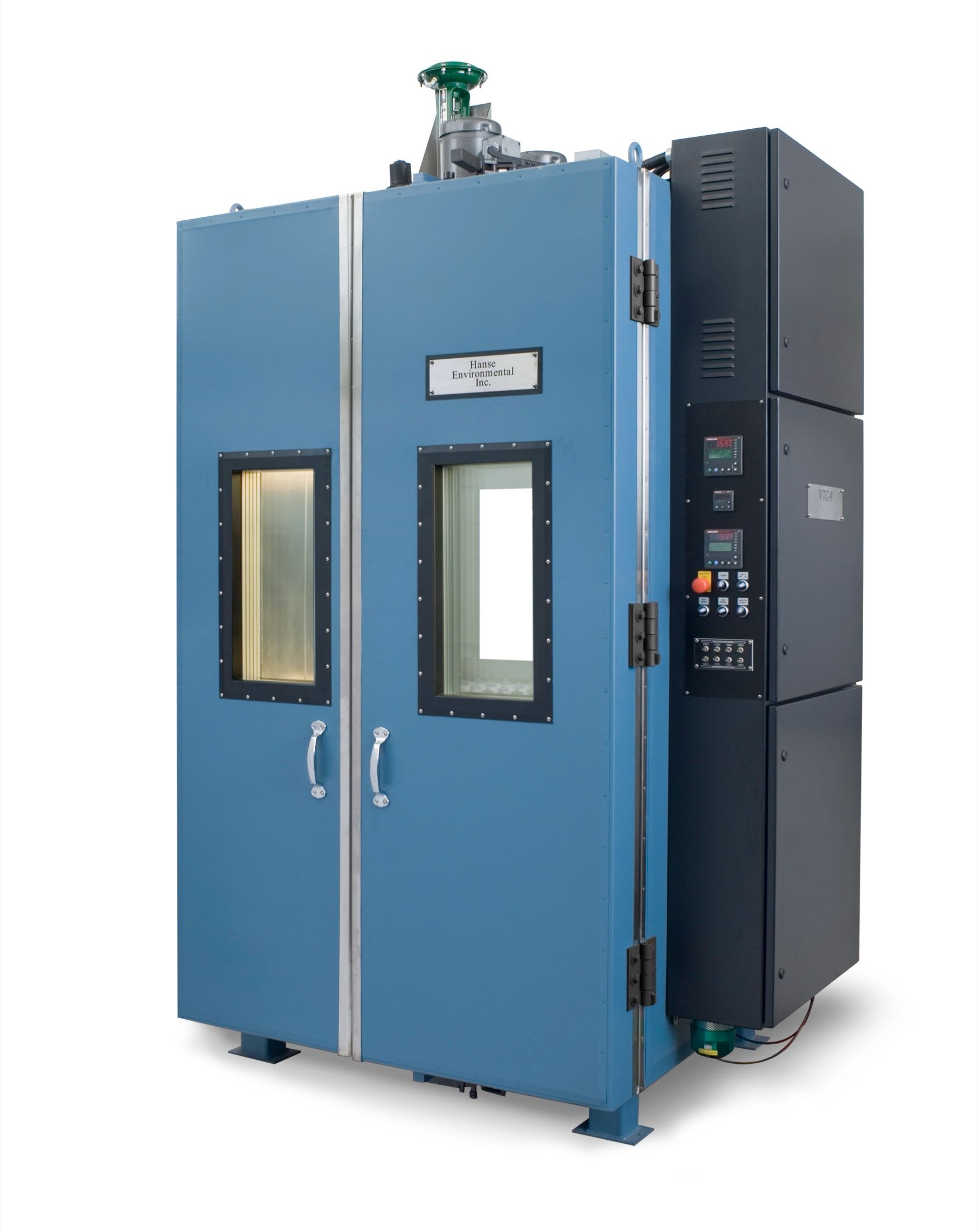 Hanse VTC-9 environmental test chamber with its doors closed